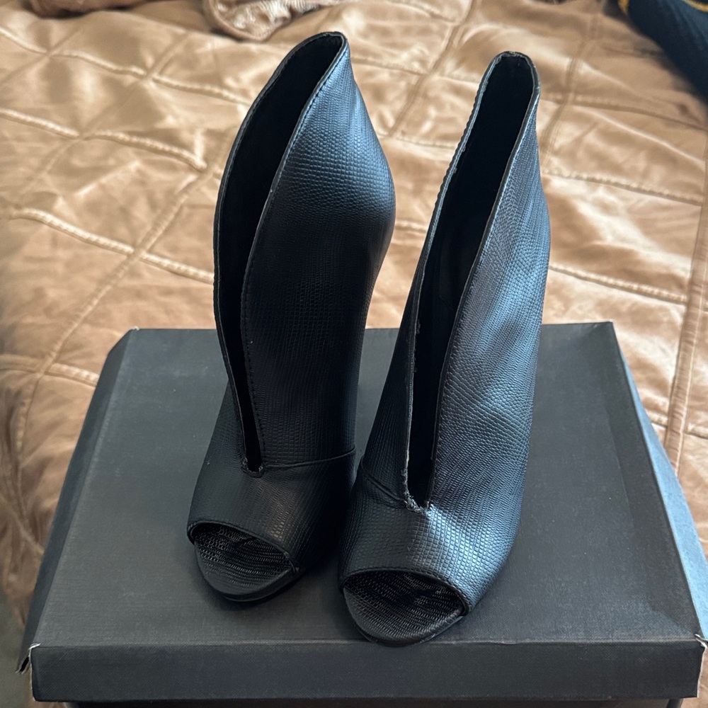 JustFab Black Textured Peep-Toe Heels